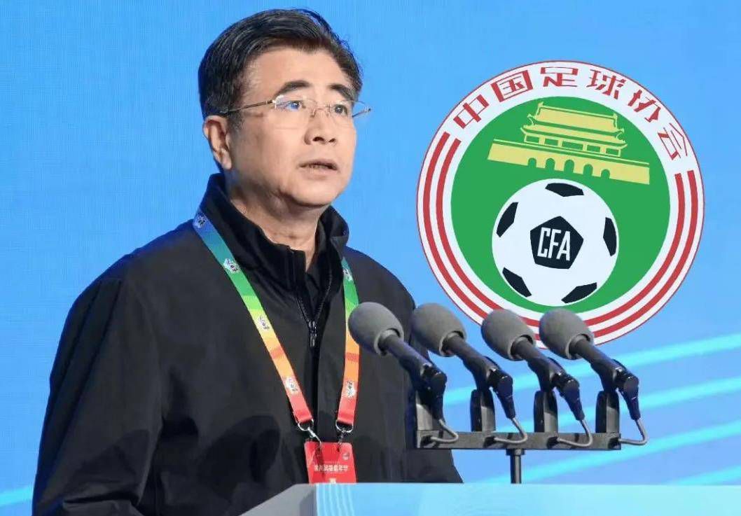 西汉姆联目前以9胜3平6负的战绩排名英超第7名位置，球队得失球比为31：30。